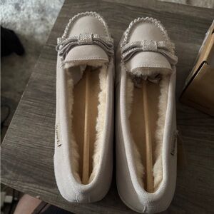 BearPaw Women's Light Gray Moccasin Slippers